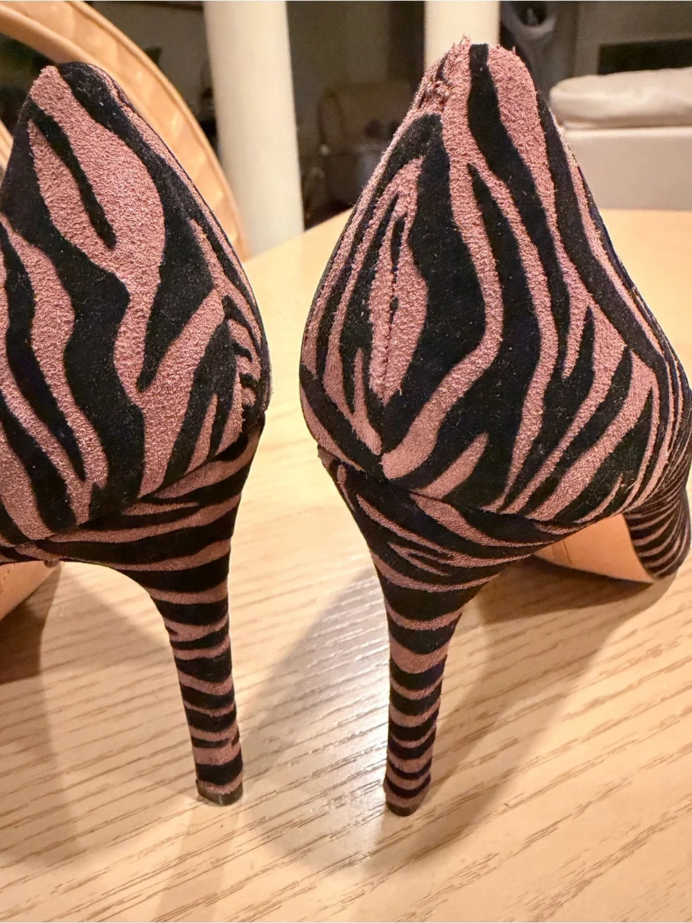 Vince Camuto Zebra Print Pointed Toe Stiletto Pumps Size 10